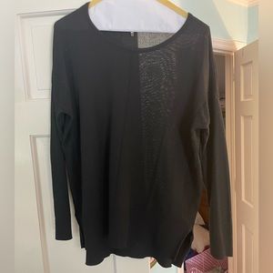 Women’s black sweater (S/M)